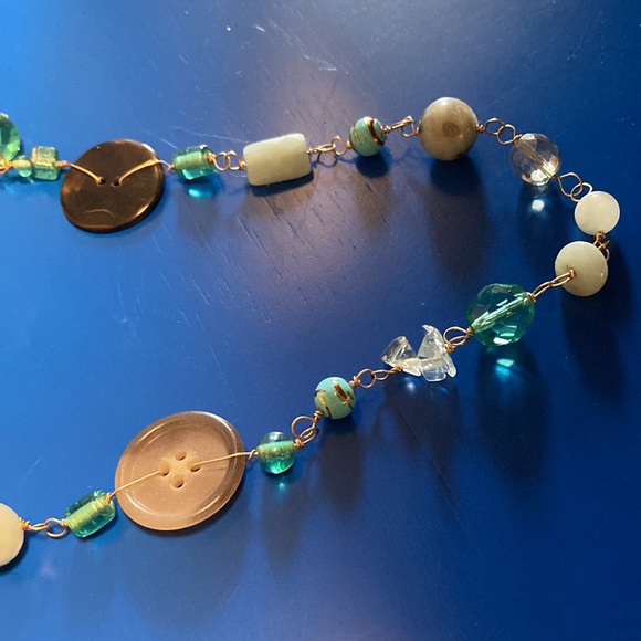 Vintage Buttons Necklace - Picture 2 of 9
